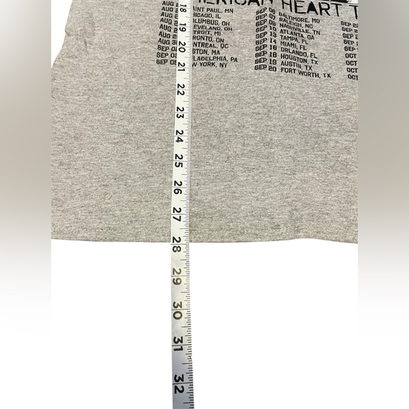 Benson Boone Gray Tour Date Short Sleeve Concert T-Shirt Size Small Women’s NWOT - Picture 7 of 7